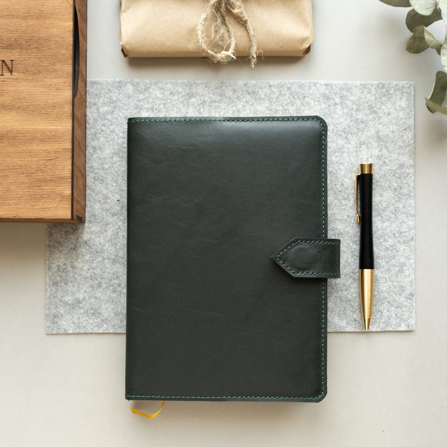 Elegant A5 Leather Notebook – Classic Green