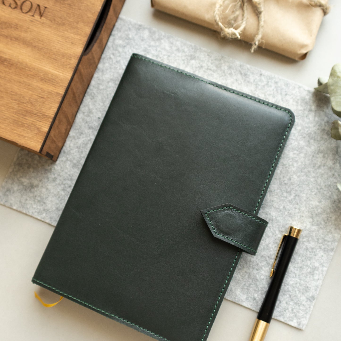Elegant A5 Leather Notebook – Classic Green