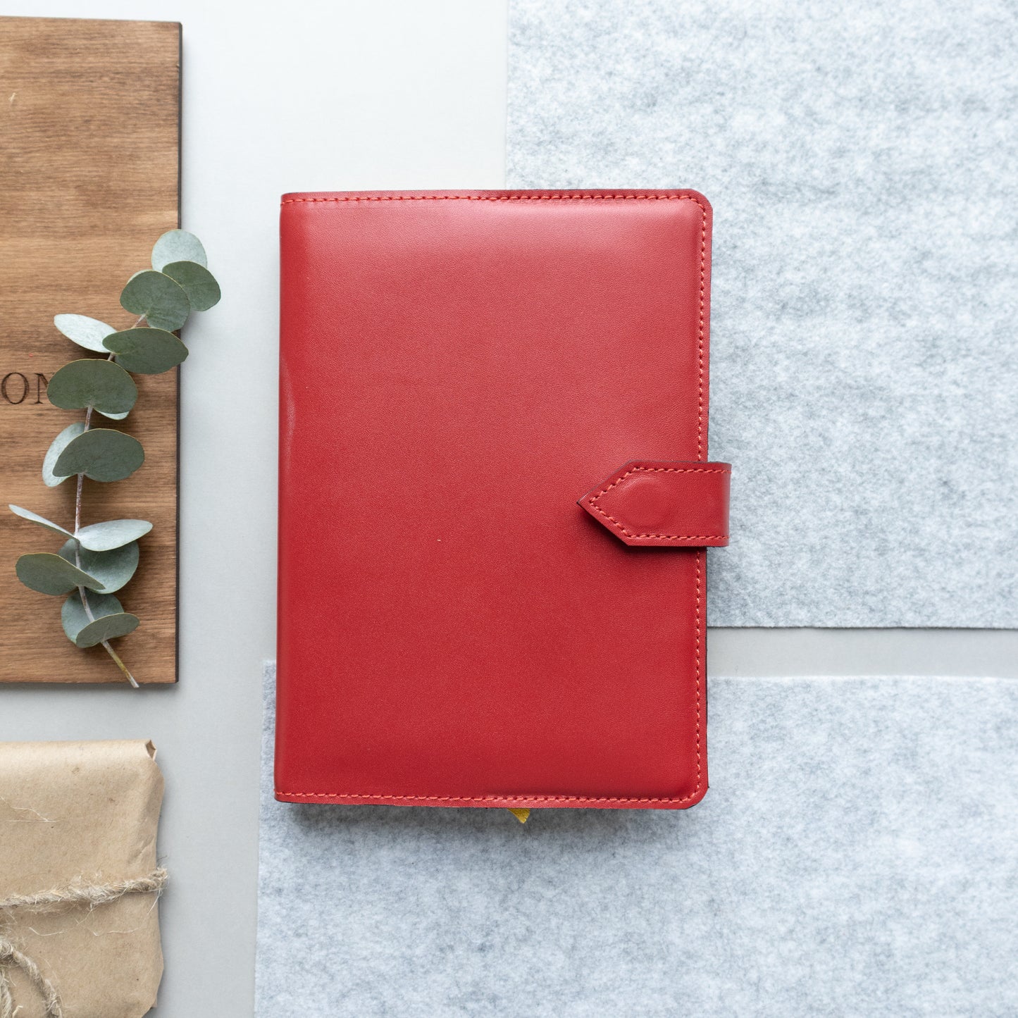 Elegant A5 Leather Notebook – Classic Red