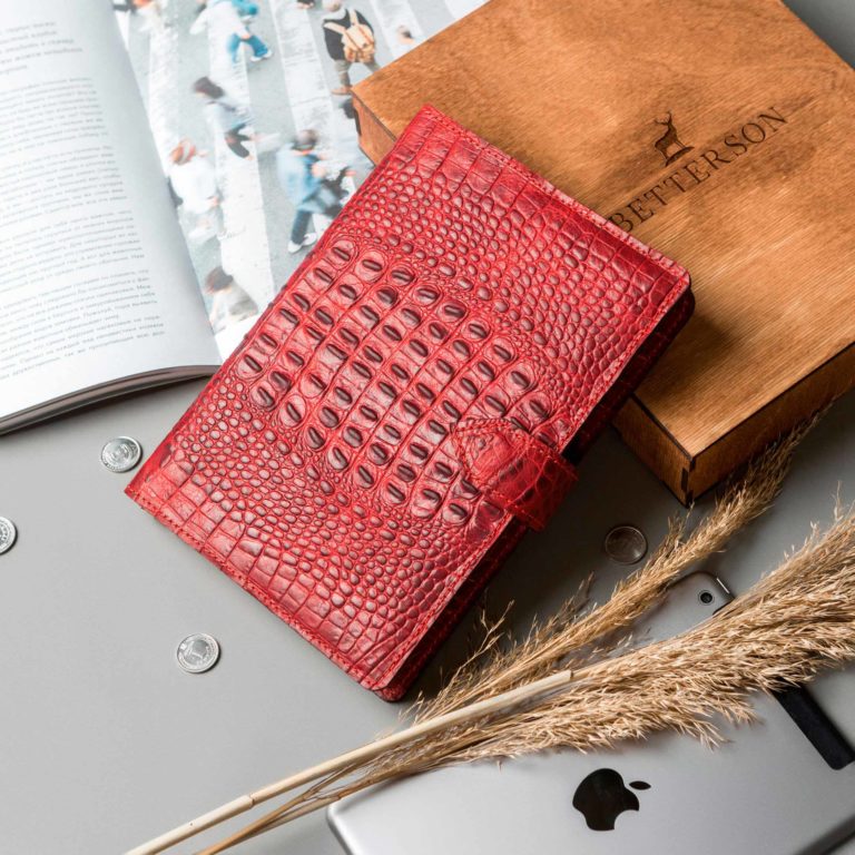 Luxury A5 Leather Notebook – Croco-Textured Cover in Red